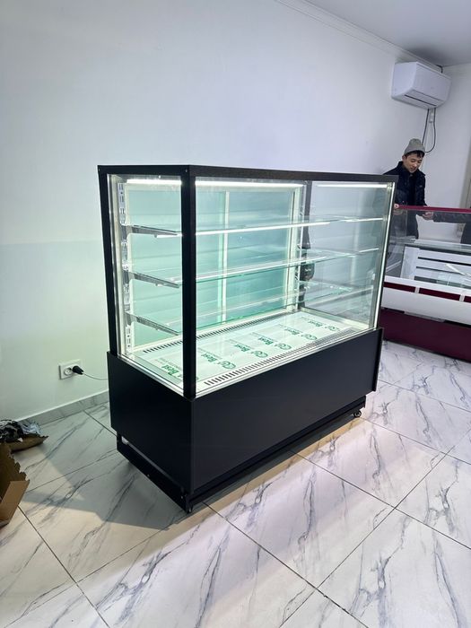 Витринный холодильник