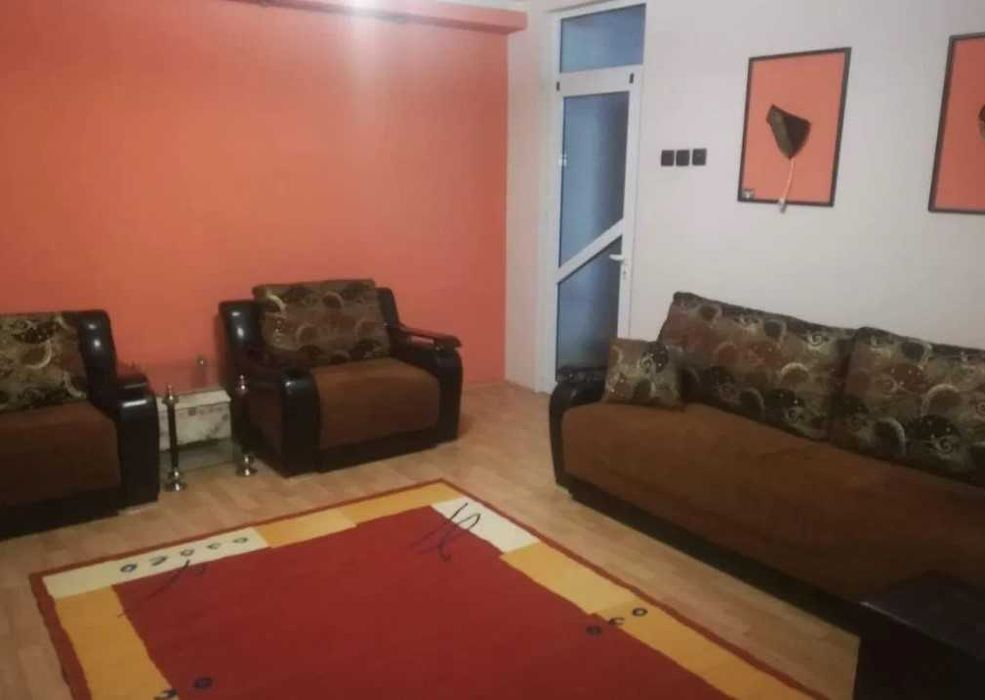 Дава се под наем Тристаен апартамент в Пловдив, Център - 90 кв.м за 321.3 € - Снимка #1