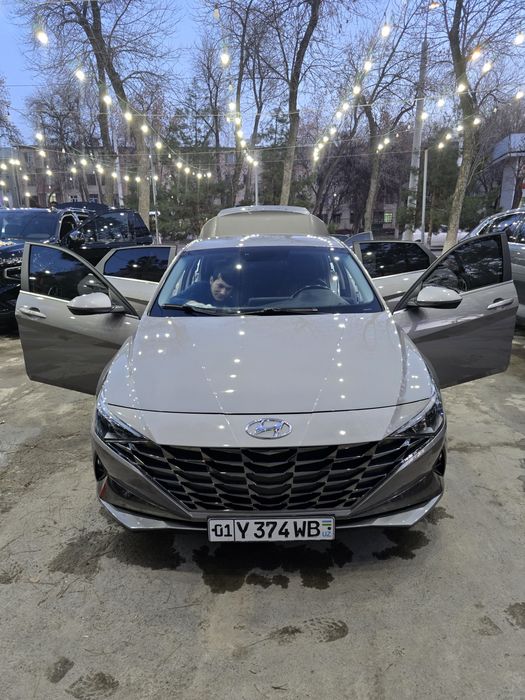 Hyundai elantra. 2021 y