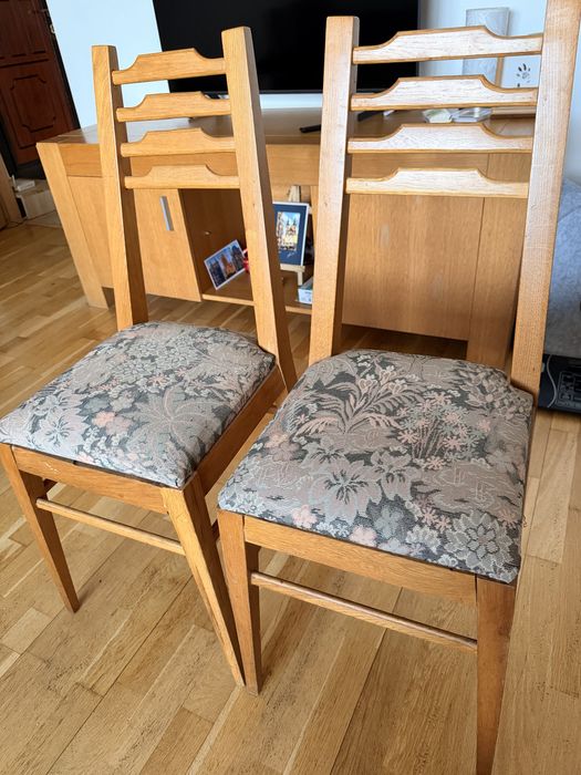 4 scaune din lemn tapitate