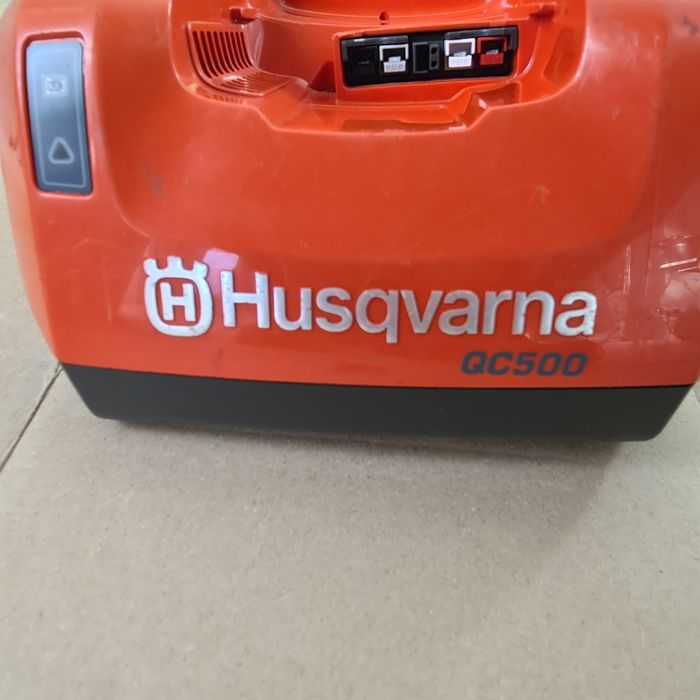 Incarcator Husqvarna QC 500  de 42 v defect