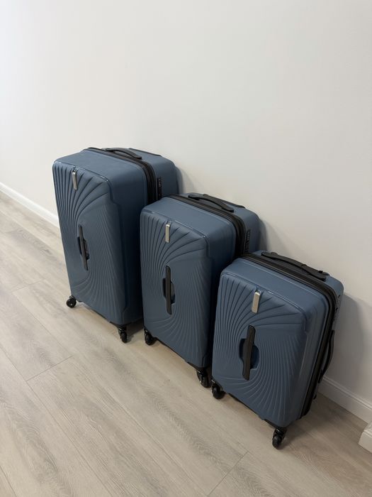 Продаю 3 чемодана