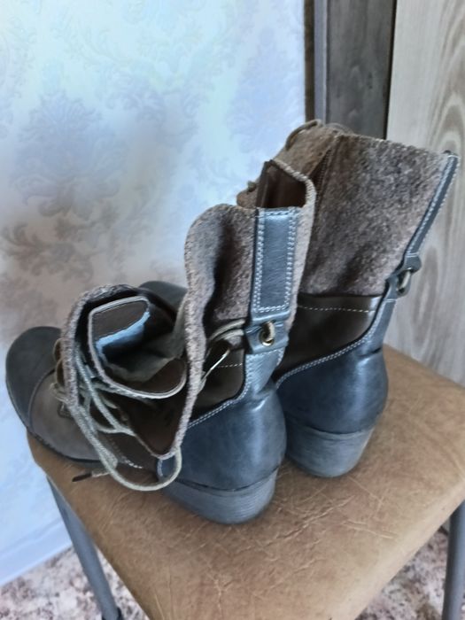 Продам женские сапоги