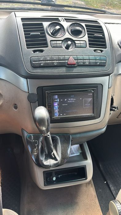 Vând Mercedes vito