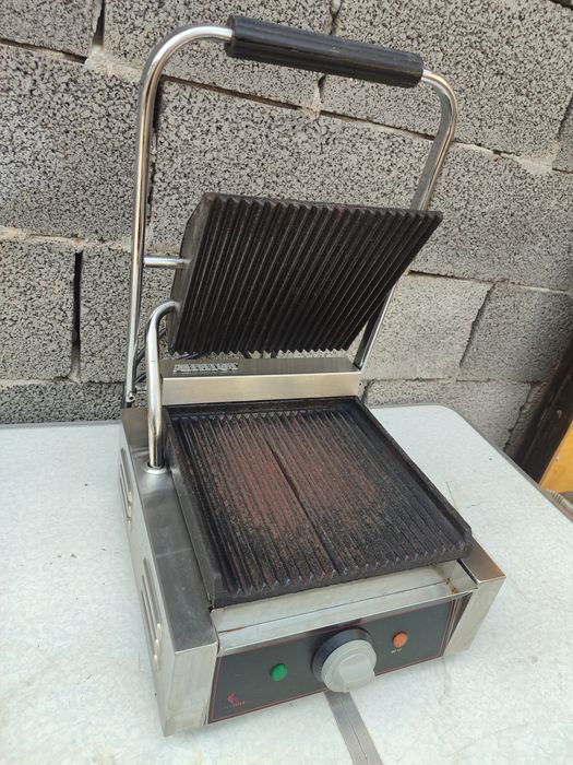 Контактный гриль AirHot