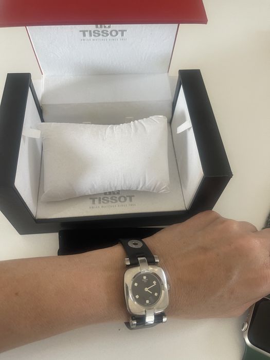 Часовник Tissot-дамски