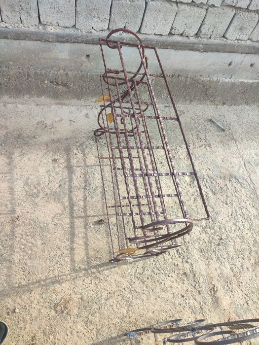 Oyoq kiyim quyadiganlar bor narxi 270000 oladiganlar tel qilsin