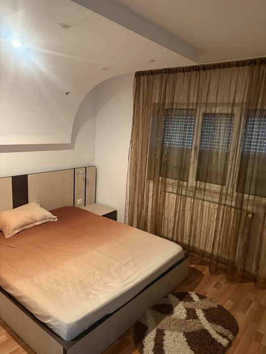 Inchiriez apartament!!