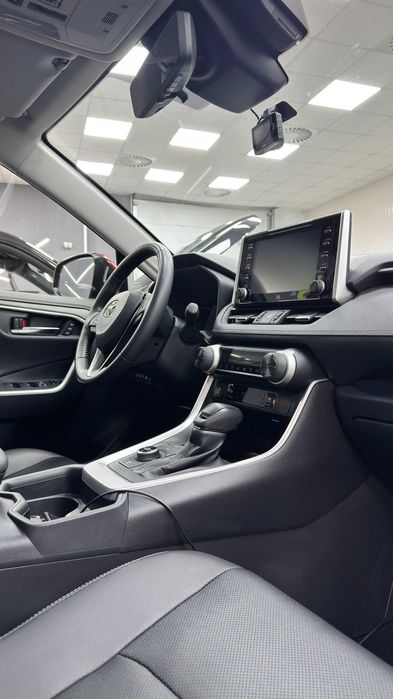 TOYOTA RAV4 2021 — imagine 5