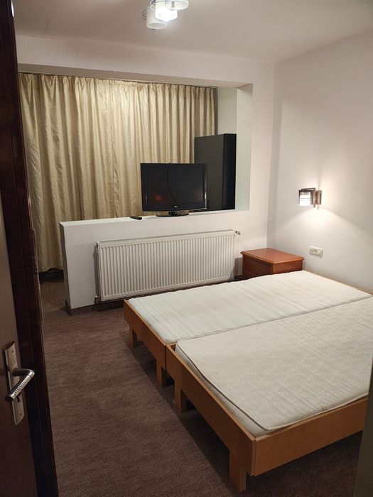 Închiriez apartament