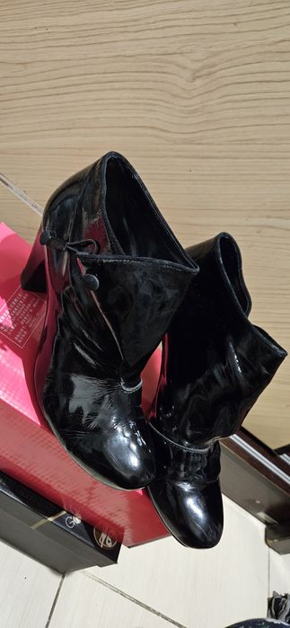 Ботинки женские лак