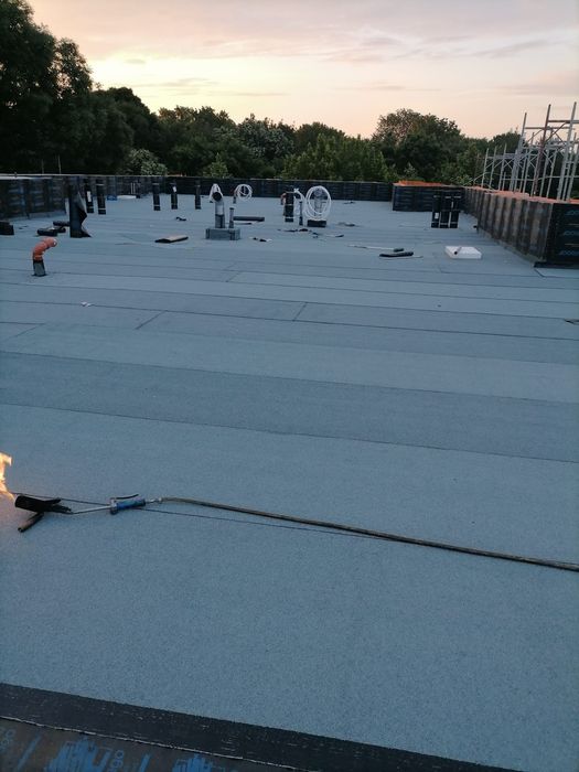 Hidroizolații / izolații  / terase / reparații acoperișuri