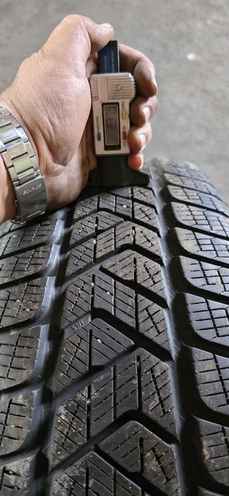 Гуми 2бр 215/65/17 - 1бр - 139лв