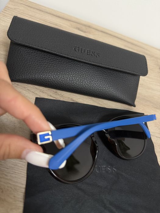 Слънчеви очила на Guess