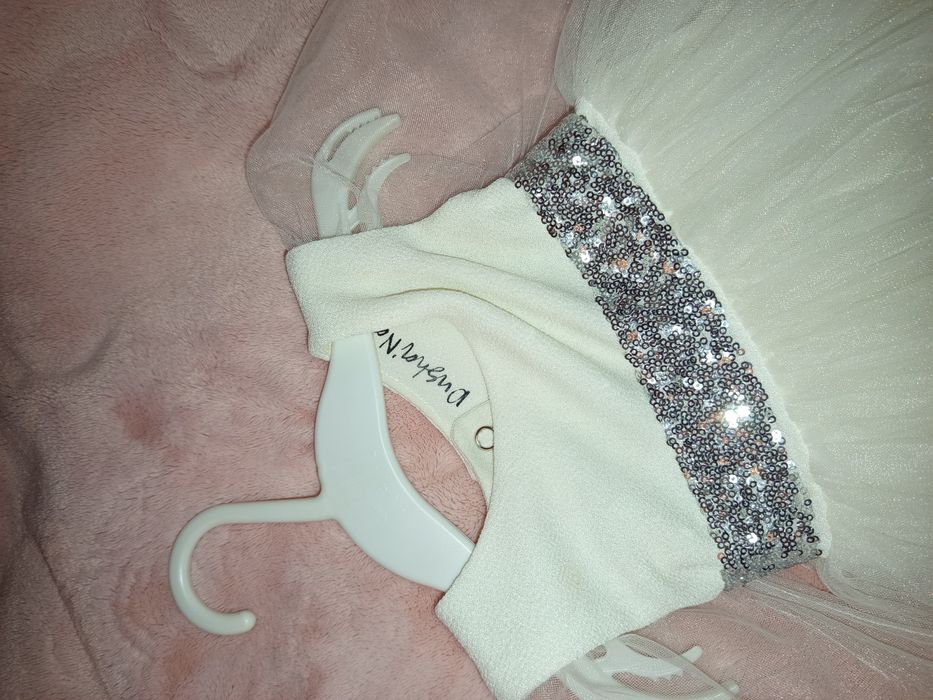 Нарядное платье на девочку