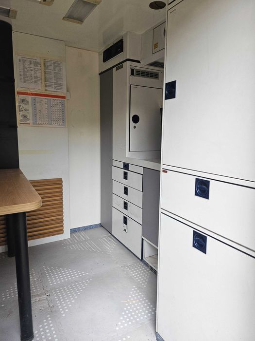 Фургон/офис оборудван.