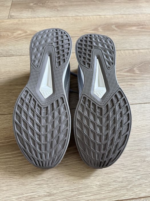 Чисто нови маратонки Adidas 42 номер - дамски