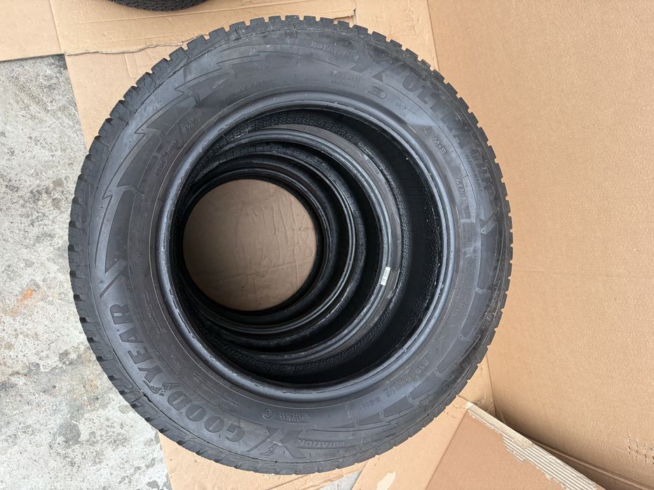 Зимни гуми Goodyear 215/60/16 | 8мм
