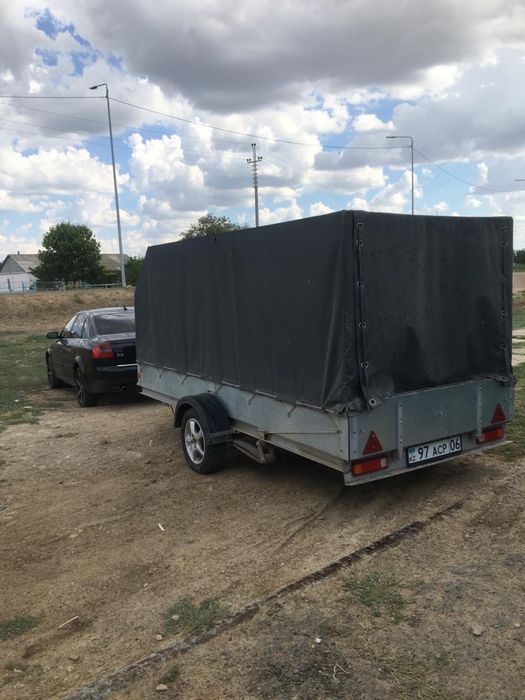 Прицеп іші қапталған