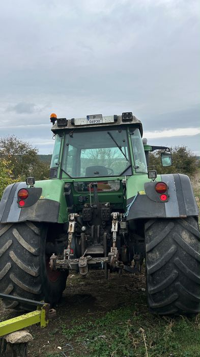 Продава се голям трактор - Fendt 818 vario