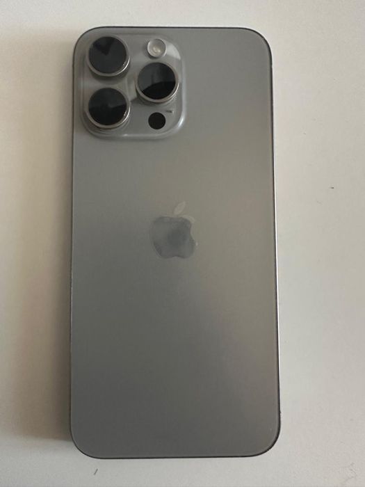 Продам iphone 15 pro max 256