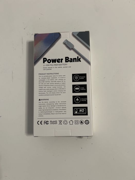 Power Bank с встроенными кабелями Lightning / Type-C / Micro USB