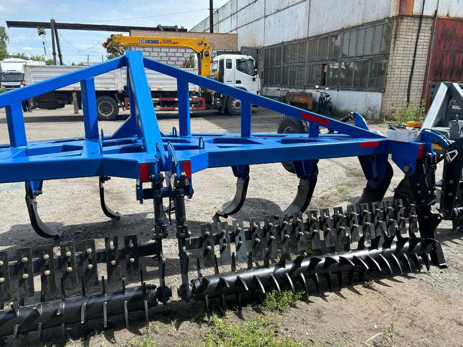 2,4-6м Плуг глубоко-рыхлитель чизельный ПГЧ (щелеватель)