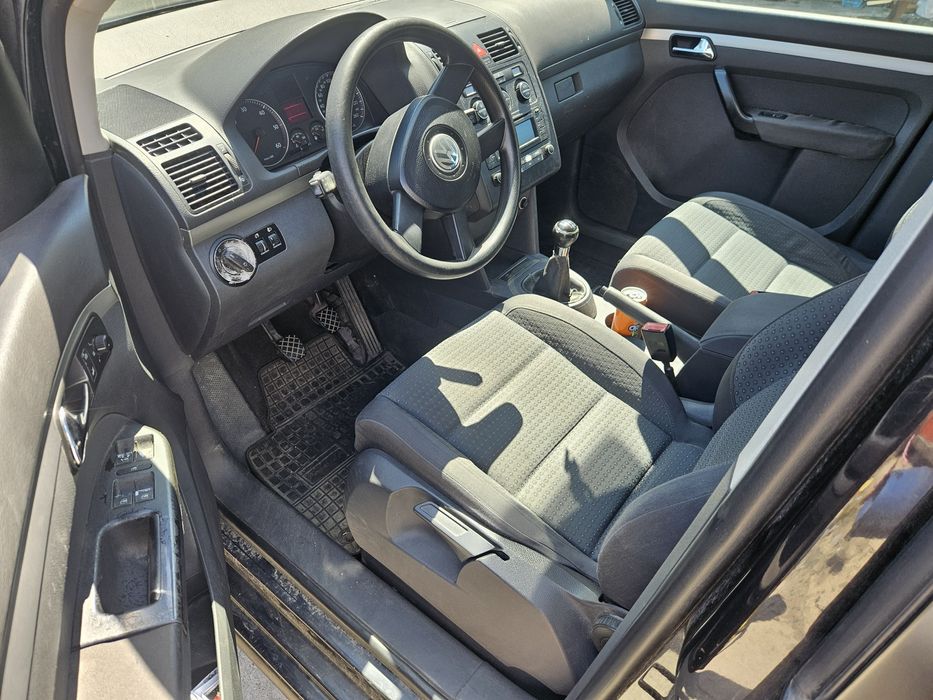 Dezmembrez Touran 1.9 TDi