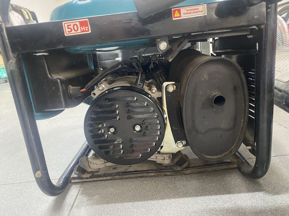 бензиновый генератор Stalker SPG 3700E.