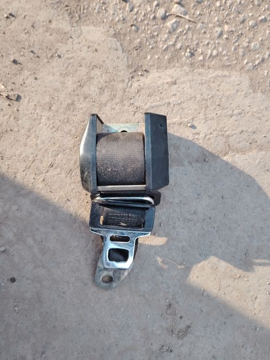 Продам ремень безопасности на заднее сиденье от ваз