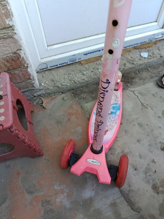 Продам самокат детский, не сломанный