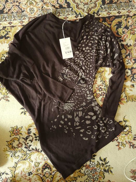 Bluza PIAZZA ITALIA cu umar cazut, asimetrica, noua, mar. S/M