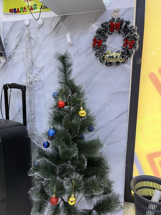 Ёлка игрушкаларымен бірге 6000тг