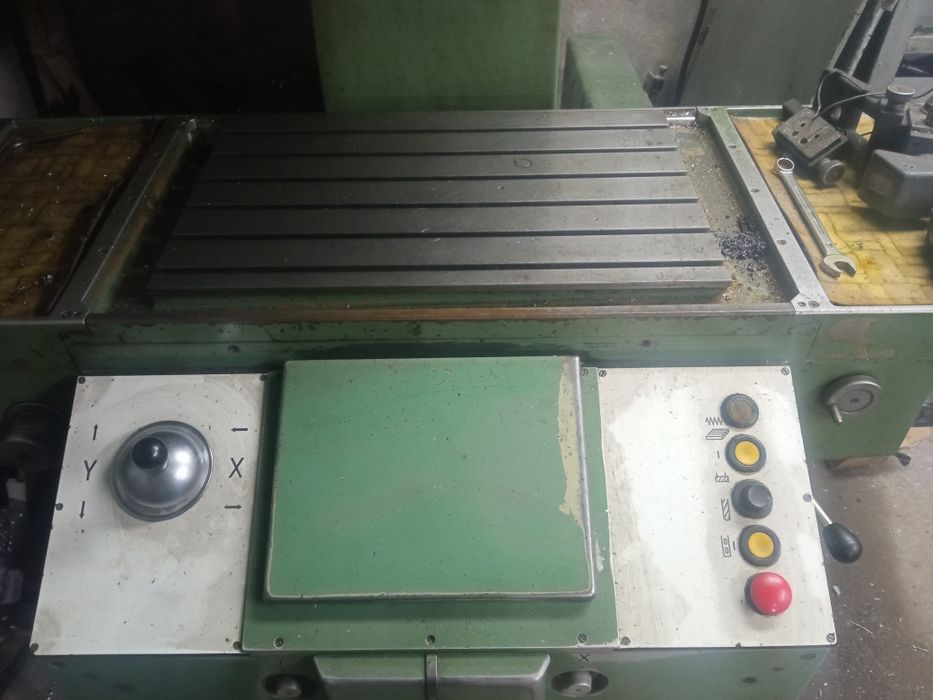 Координатна разтъргваща машина