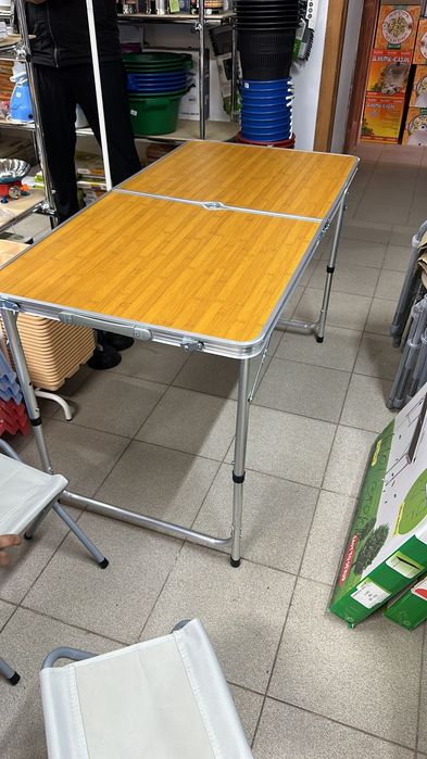 Комплект: стол раскладной + 4 табурета