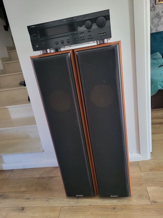 Vând amplituner Yamaha și 2 boxe BlueTech