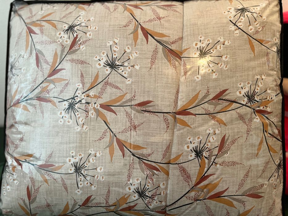 Спални комплекти с олекотена завивка/Български/