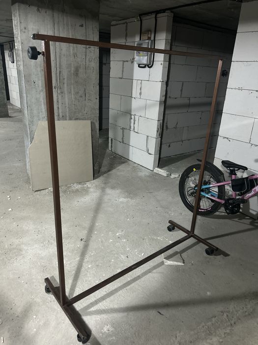 Напольные вешалки