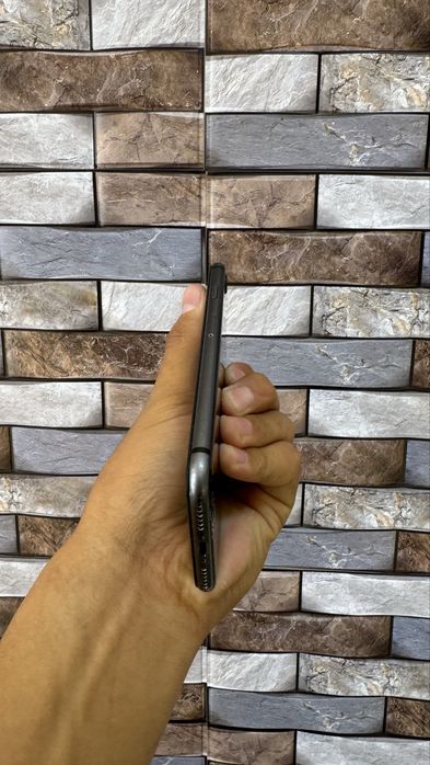 Телефон iPhone 8