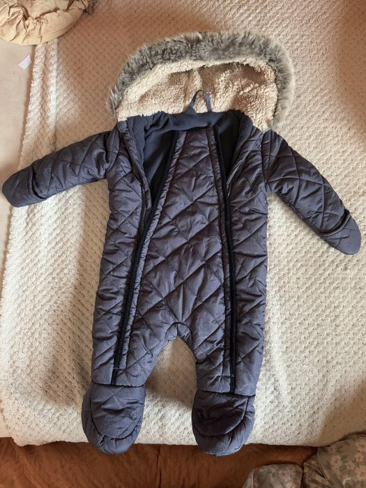 Combinezon iarna 3-6 luni (68 marime) baietel
