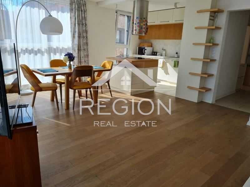 Дава се под наем Тристаен апартамент в Варна, Бриз - 90 кв.м за 867 € - Снимка #2