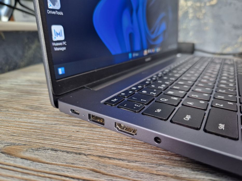 Мощный ноутбук Huawei D16 MCLF-X