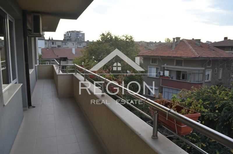 Дава се под наем Четиристаен апартамент в Варна, Център - 117 кв.м за 800 € - Снимка #12