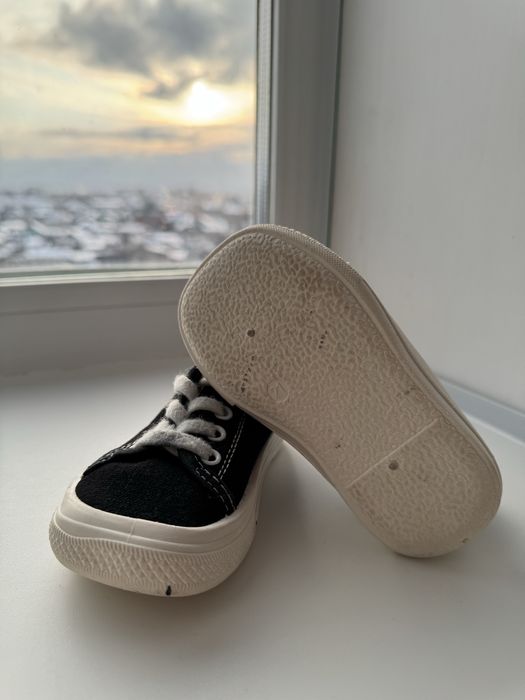 Обувь на девочку  за 1000 тг