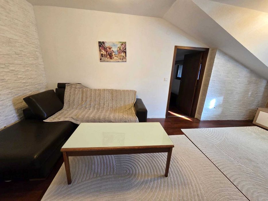 Южен двустаен апартамент под наем в новата част на Банско