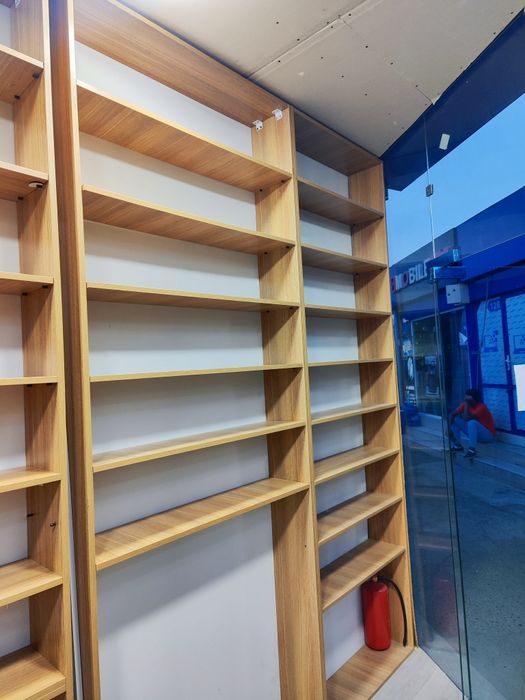 Vitrena polka sotiladi, holati yangidek 2 oy oldin yasatganmiz