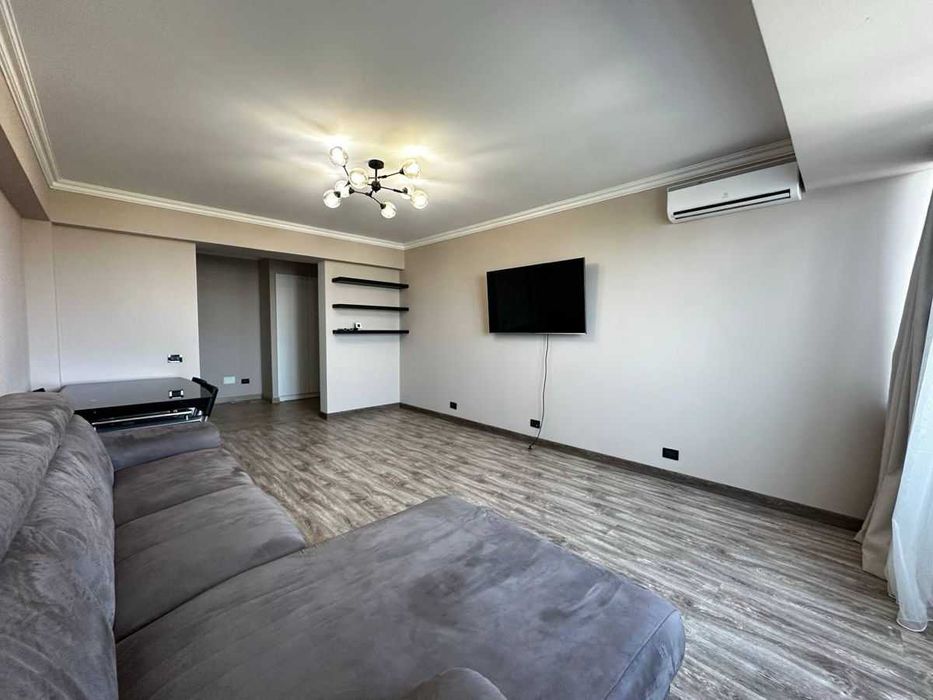 Дава се под наем Двустаен апартамент в София, Кръстова вада - 67 кв.м за 650 € - Снимка #2