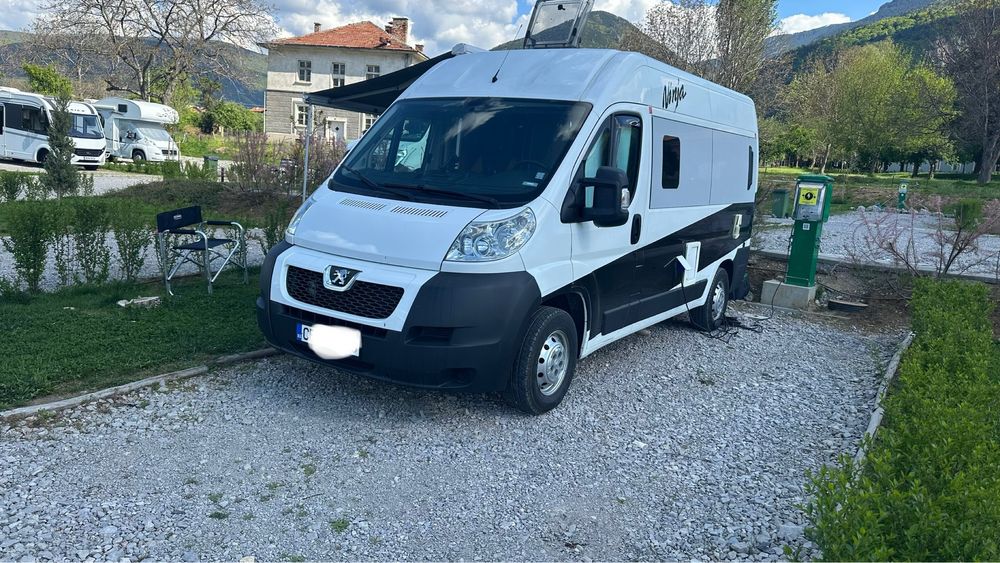 Кемпер ван за двама под наем