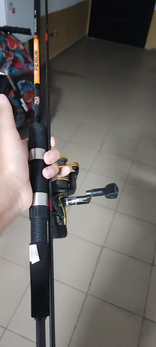 Продам спининг срочно