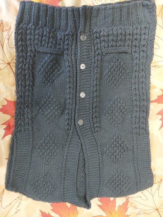 Безрукавки вязанные